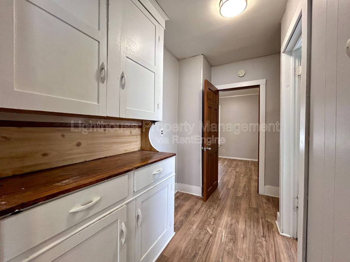 Apartment for rent at 2513 Sanford St #1, Muskegon, MI 49444