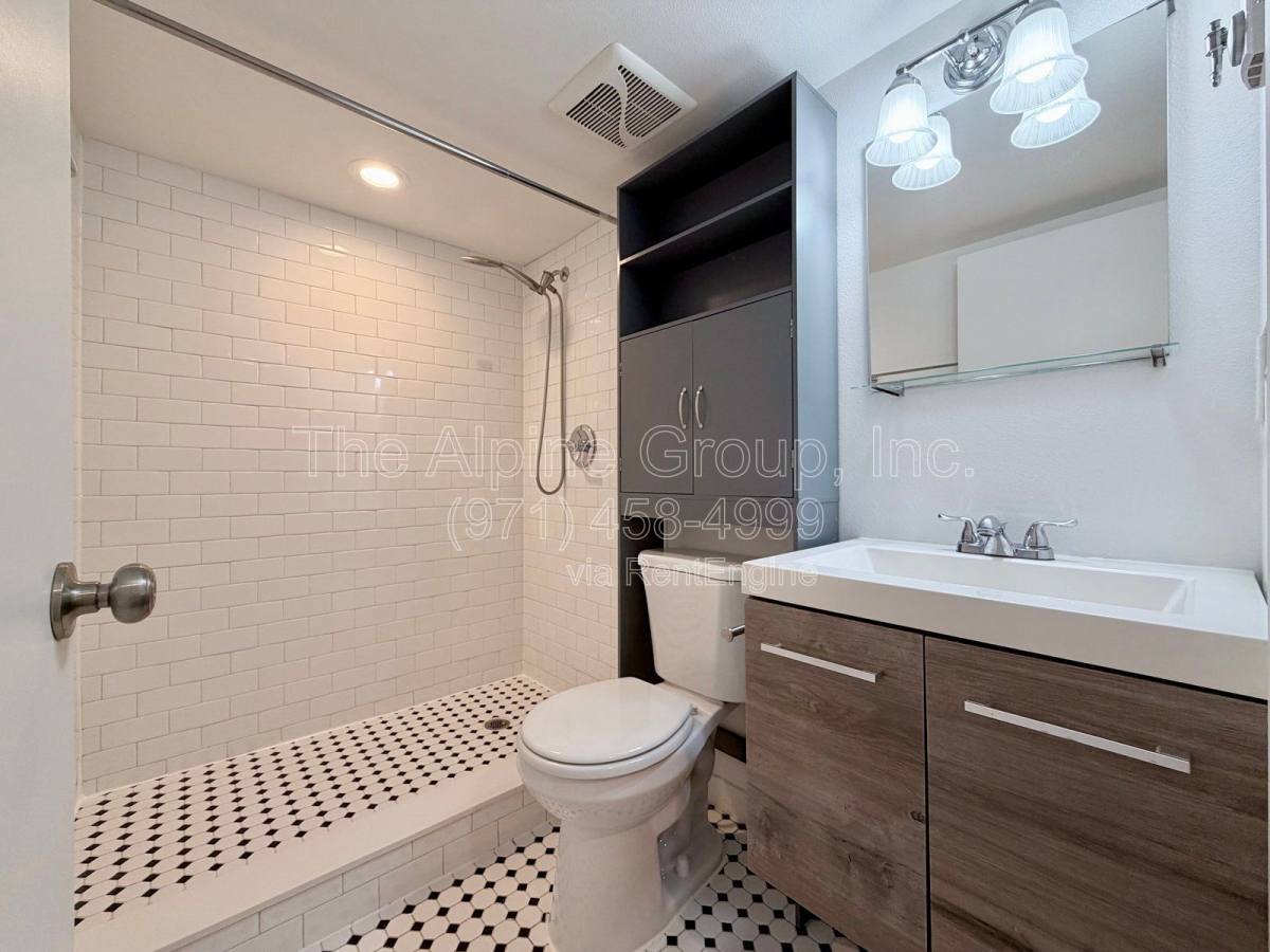 Apartment for rent at 2803 SW 1st Ave #B, Portland, OR 97201