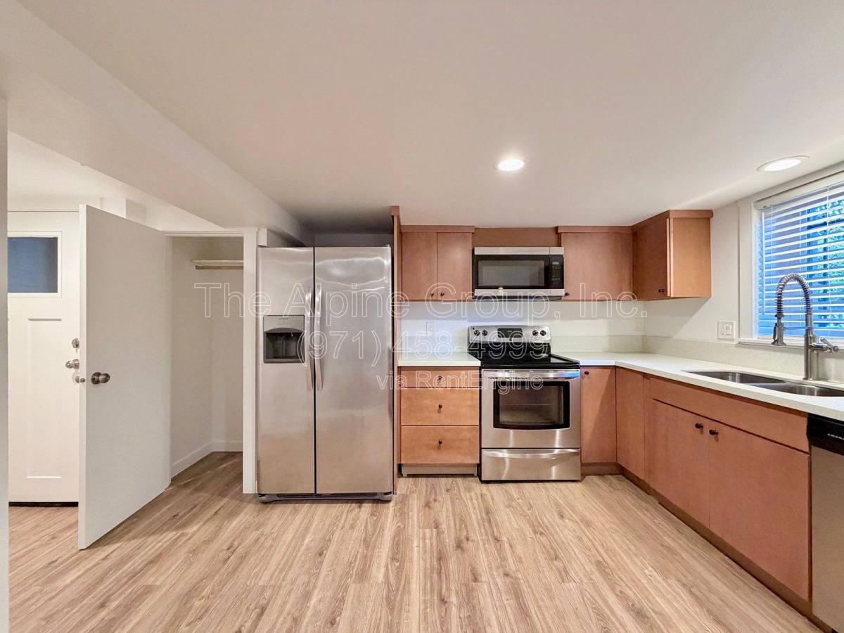 Apartment for rent at 2803 SW 1st Ave #B, Portland, OR 97201