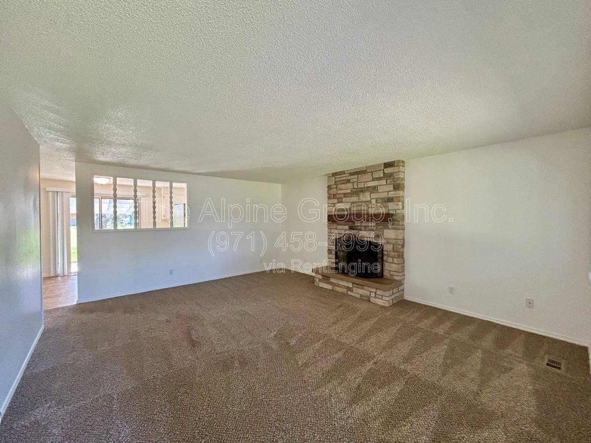 House for rent at 5595 SW Menlo Dr, Beaverton, OR 97005