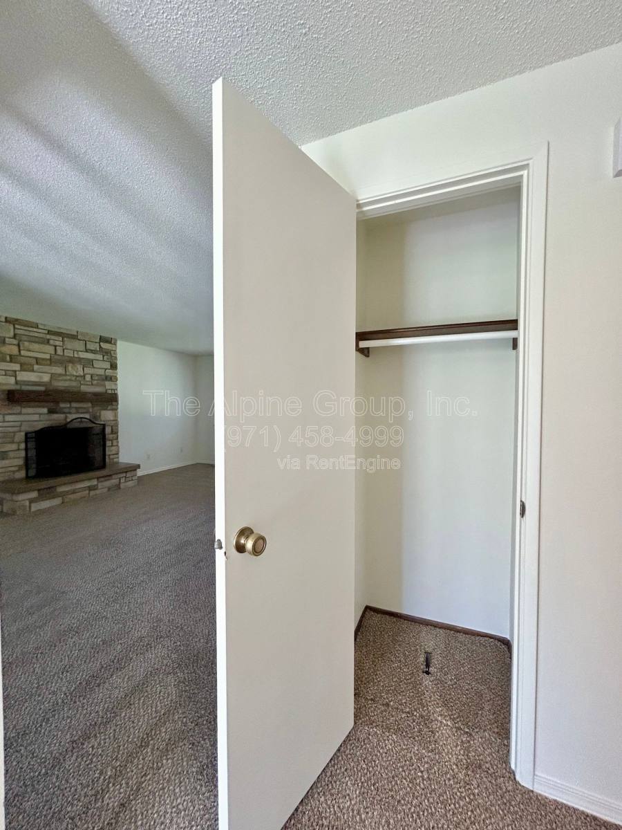 House for rent at 5595 SW Menlo Dr, Beaverton, OR 97005