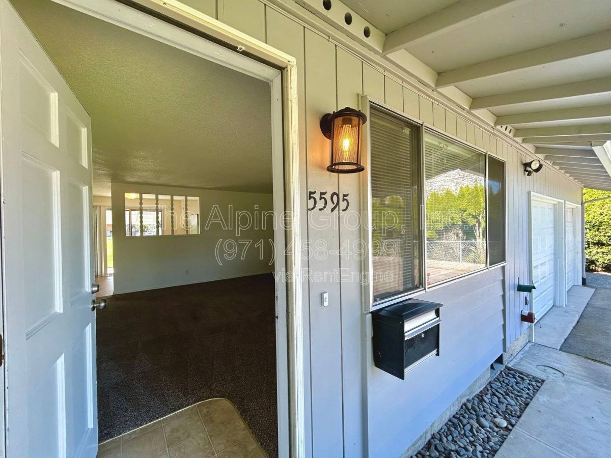 House for rent at 5595 SW Menlo Dr, Beaverton, OR 97005
