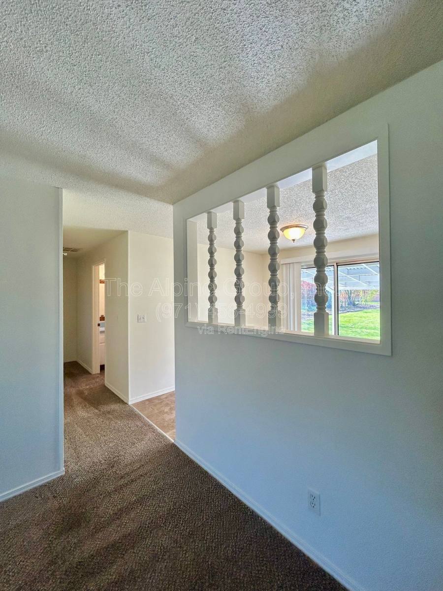 House for rent at 5595 SW Menlo Dr, Beaverton, OR 97005