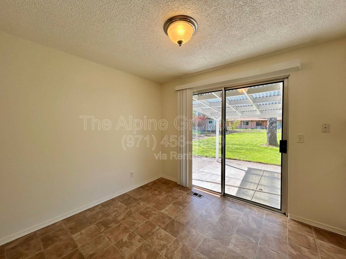 House for rent at 5595 SW Menlo Dr, Beaverton, OR 97005