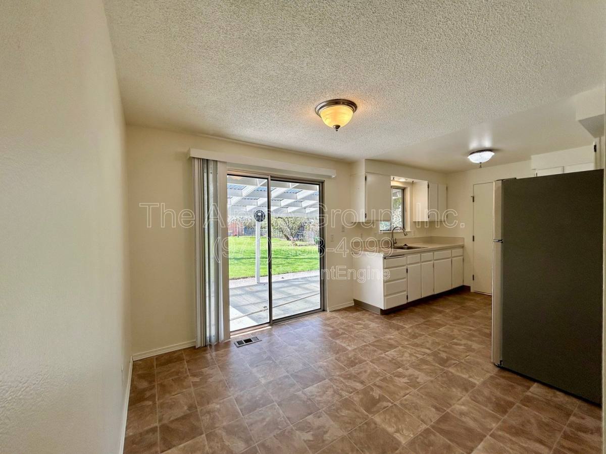 House for rent at 5595 SW Menlo Dr, Beaverton, OR 97005