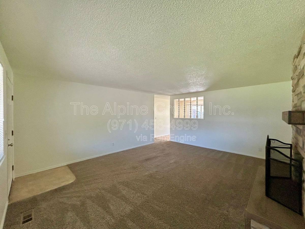 House for rent at 5595 SW Menlo Dr, Beaverton, OR 97005