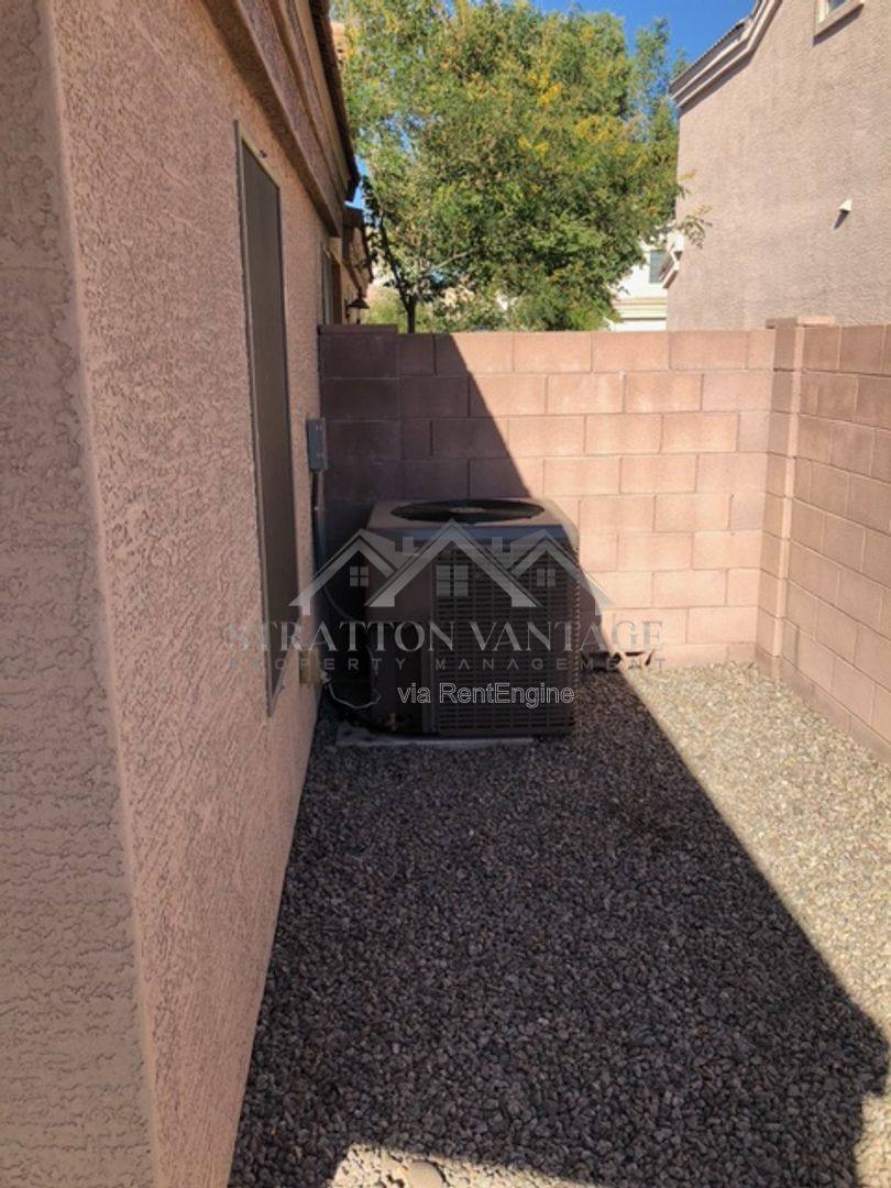 House for rent at 11429 W Austin Thomas Dr, Surprise, AZ 85378
