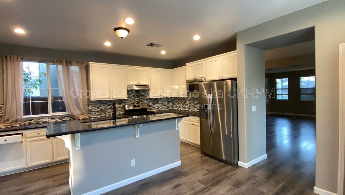House for rent at 352 Goodall St, Tracy, CA 95391