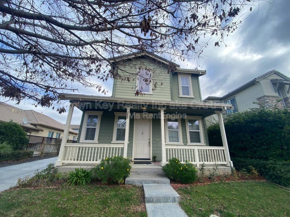 House for rent at 352 Goodall St, Tracy, CA 95391