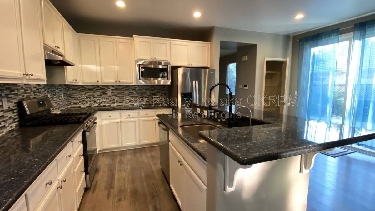 House for rent at 352 Goodall St, Tracy, CA 95391