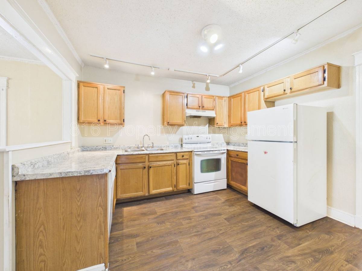 Apartment for rent at 2424 Norton Ave #B, Kansas City, MO 64127