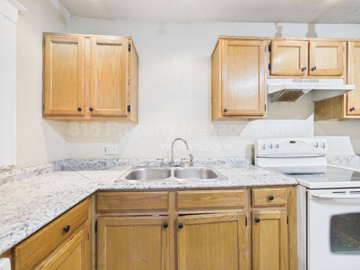 Apartment for rent at 2424 Norton Ave #B, Kansas City, MO 64127