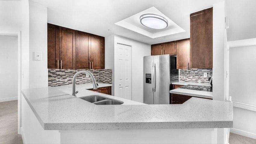 Apartment for rent at 20889 Saint Andrews Blvd, Boca Raton, FL 33433