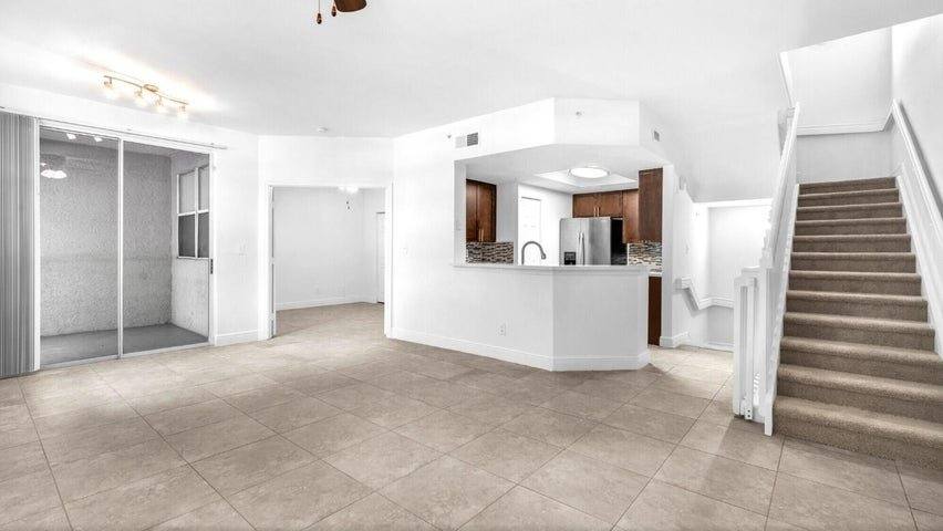 Apartment for rent at 20889 Saint Andrews Blvd, Boca Raton, FL 33433