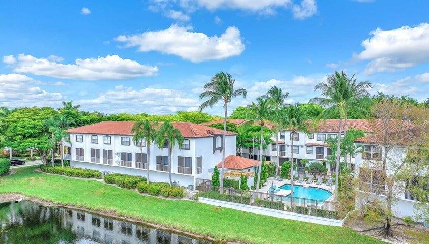 Apartment for rent at 20889 Saint Andrews Blvd, Boca Raton, FL 33433