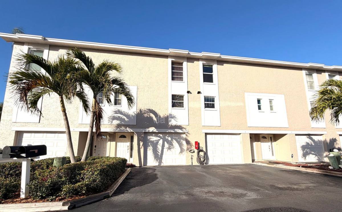 Condo for rent at 255 Capri Circle N #7, Saint Petersburg, FL 33706