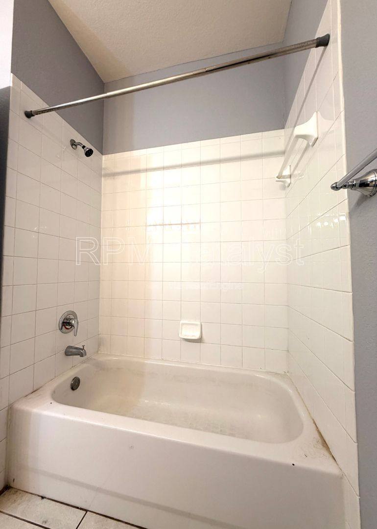 House for rent at 477 Sevilla Ave, Tarpon Springs, FL 34689