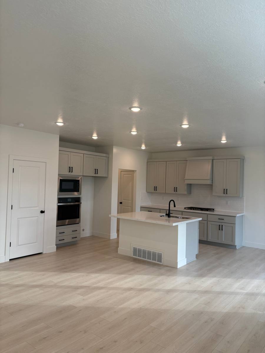 Townhouse for rent at 2770 W Aurora Ave, Mapleton, UT 84664
