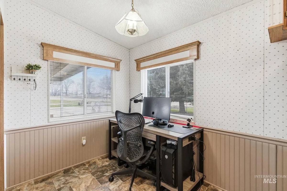 House for rent at 28650 Old Highway 30, Caldwell, ID 83607