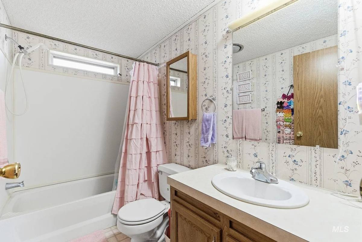House for rent at 28650 Old Highway 30, Caldwell, ID 83607