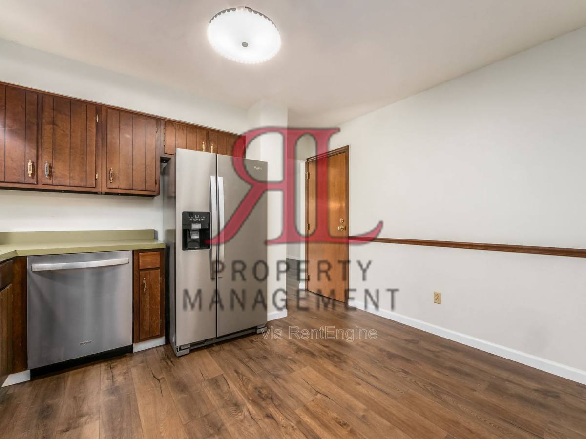 Apartment for rent at 1627 Keats Court, Columbus, OH 43235