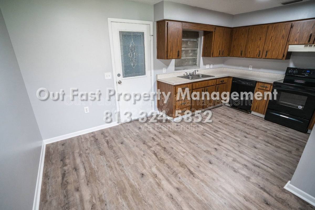 Apartment for rent at 6913 Mathers Lane #B, Riverview, FL 33578