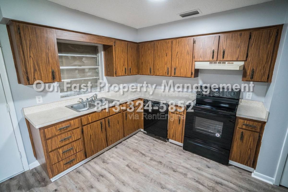 Apartment for rent at 6913 Mathers Lane #B, Riverview, FL 33578