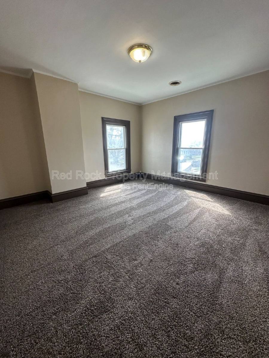 Apartment for rent at 802 McKinley St, Janesville, WI 53548