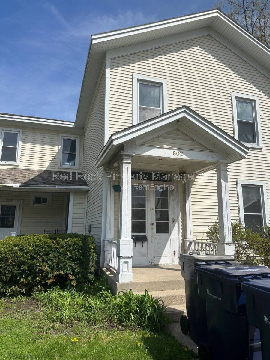 Apartment for rent at 802 McKinley St, Janesville, WI 53548