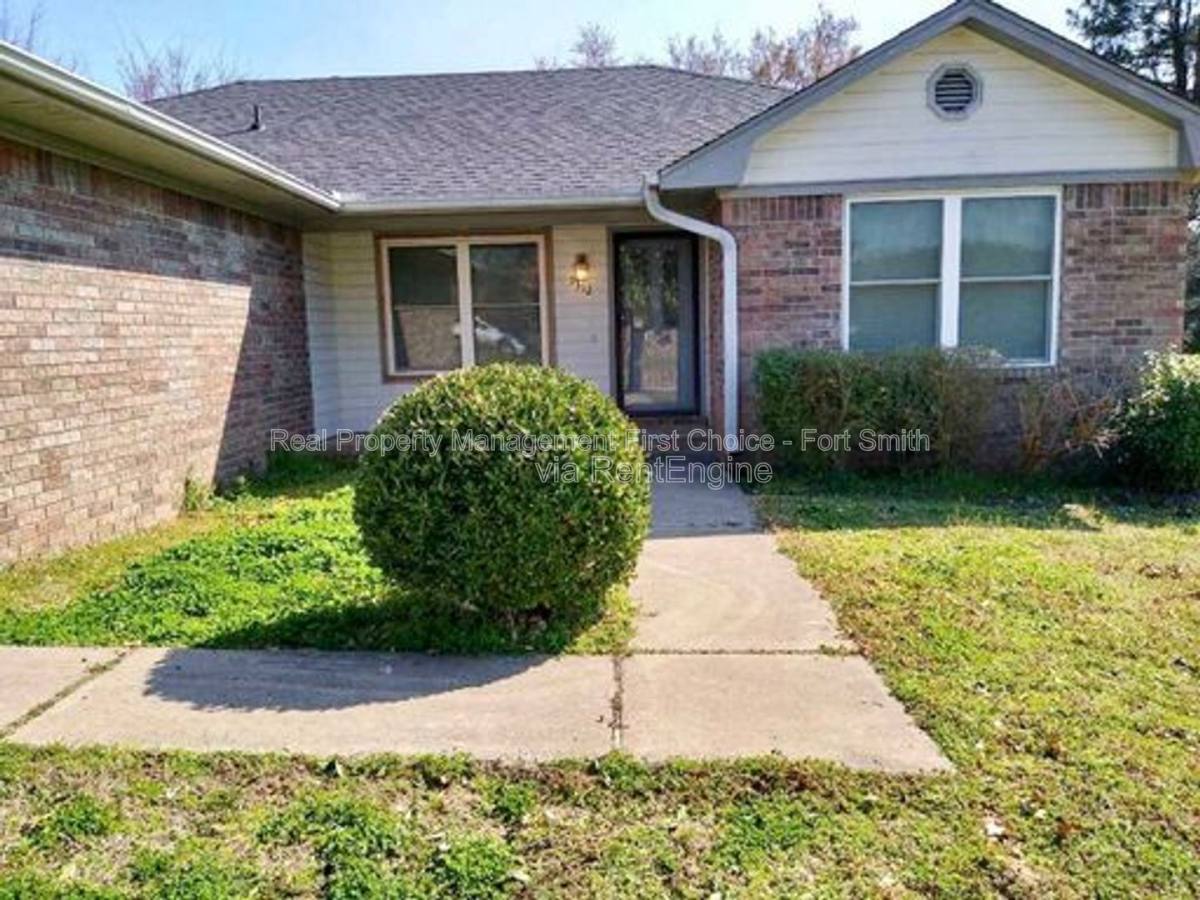 House for rent at 1312 N 25th St, Van Buren, AR 72956