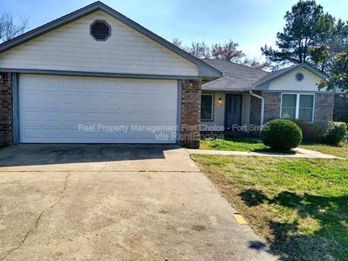 House for rent at 1312 N 25th St, Van Buren, AR 72956