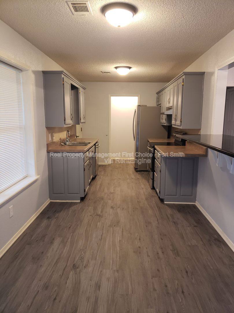 House for rent at 1312 N 25th St, Van Buren, AR 72956