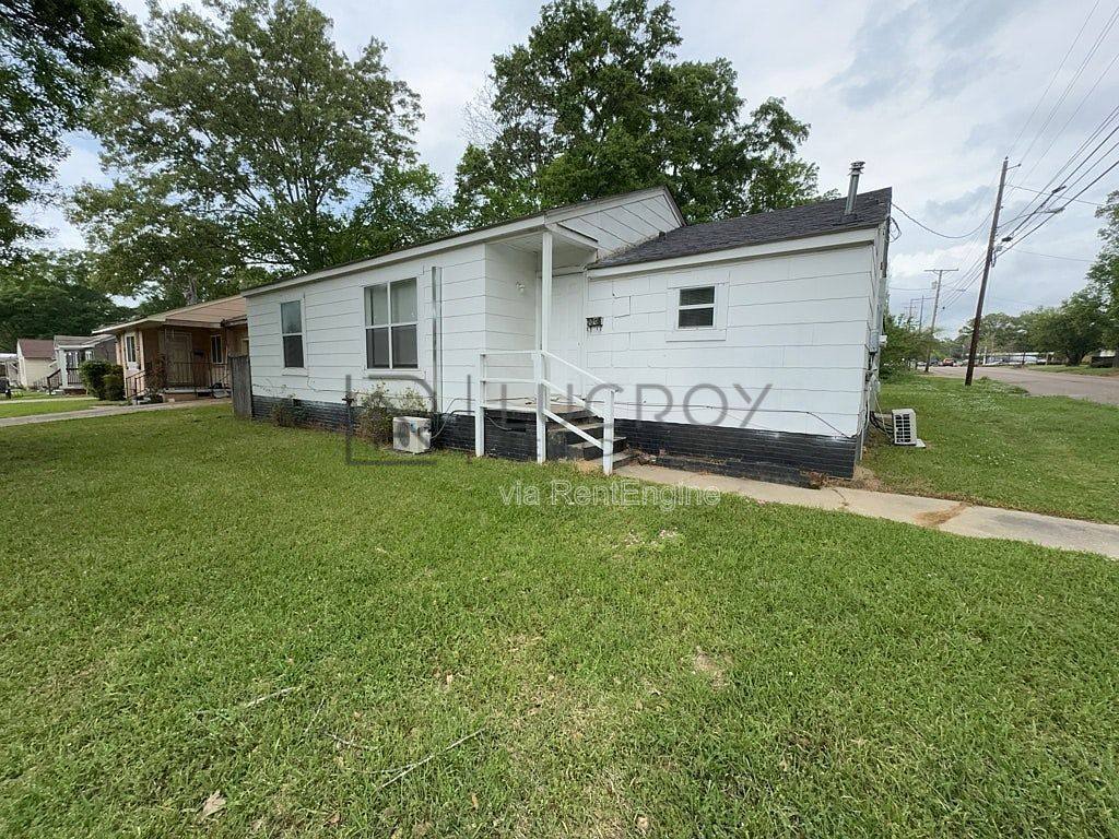 House for rent at 200 Stillwood Dr, Jackson, MS 39206