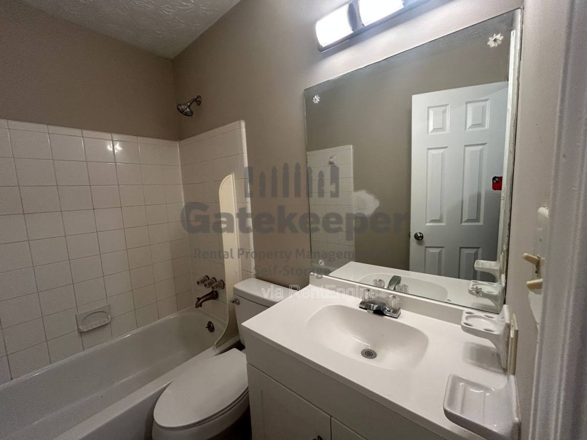 Apartment for rent at 115 Meadowbrook Court, Fayetteville, GA 30215