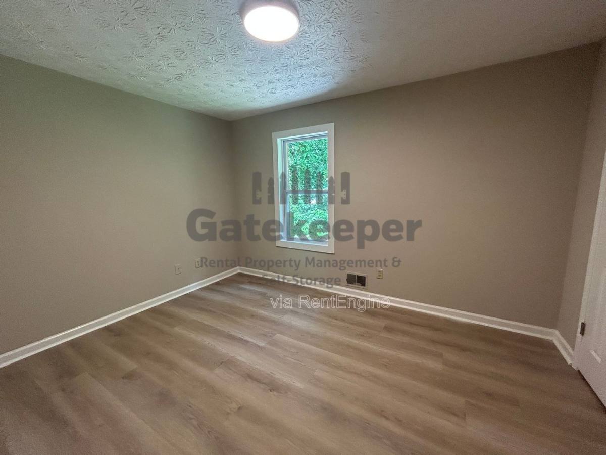 Apartment for rent at 115 Meadowbrook Court, Fayetteville, GA 30215