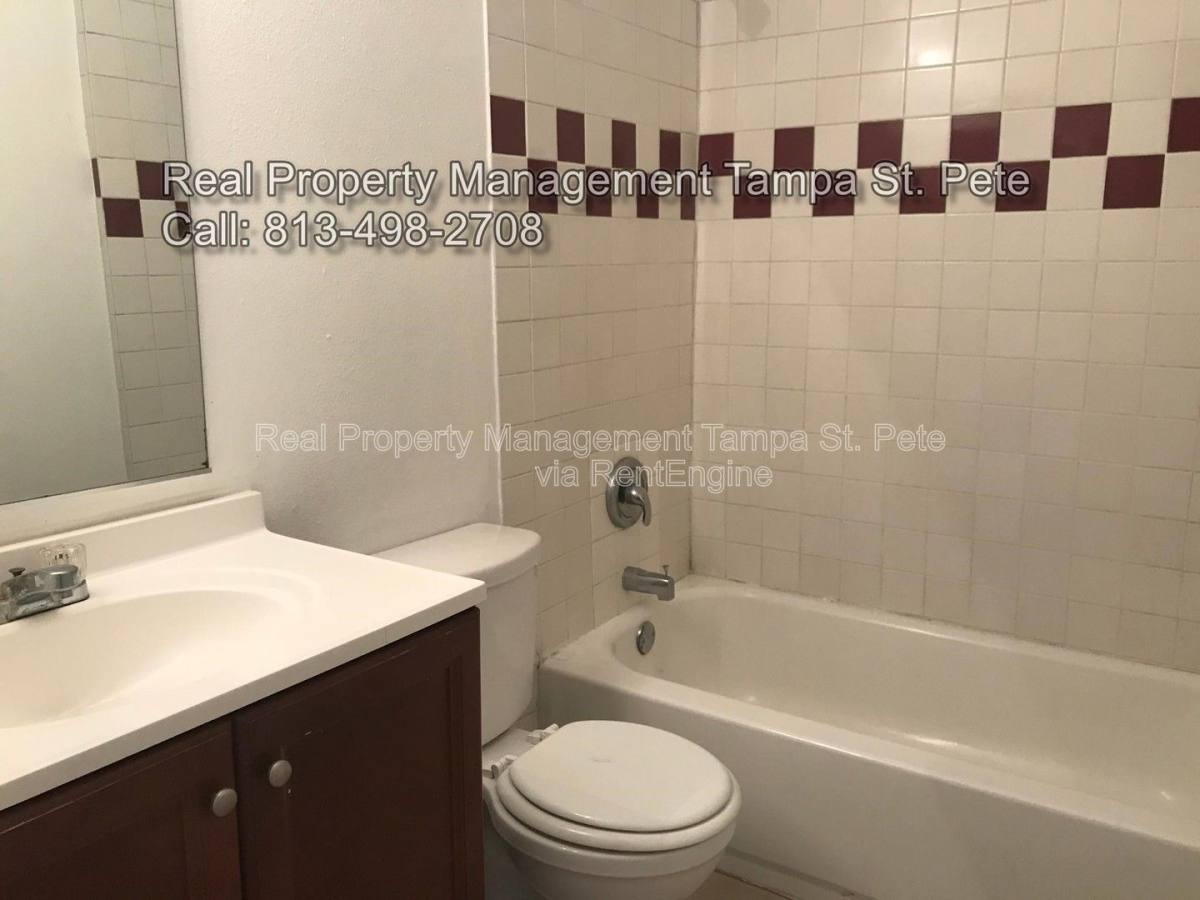 House for rent at 8404 N Mulberry St, Tampa, FL 33604