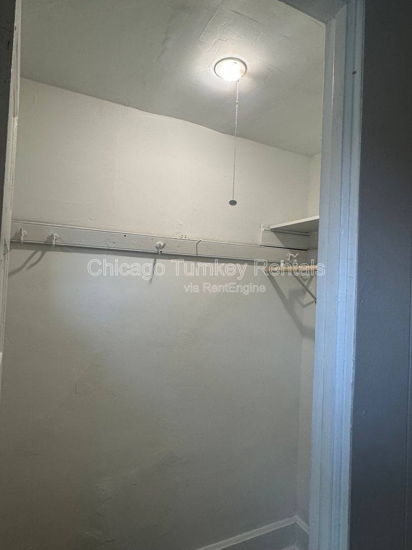 Apartment for rent at 2320 W 23rd St #G, Chicago, IL 60608