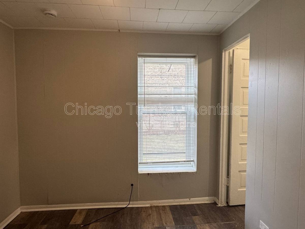 Apartment for rent at 2320 W 23rd St #G, Chicago, IL 60608