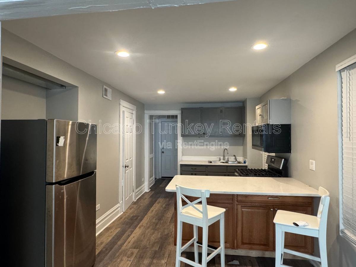 Apartment for rent at 2320 W 23rd St #G, Chicago, IL 60608