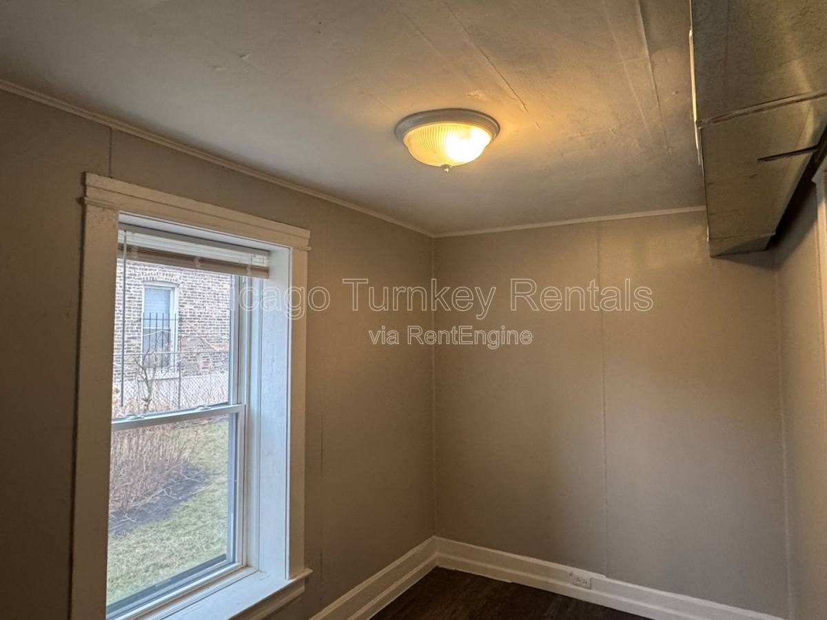 Apartment for rent at 2320 W 23rd St #G, Chicago, IL 60608