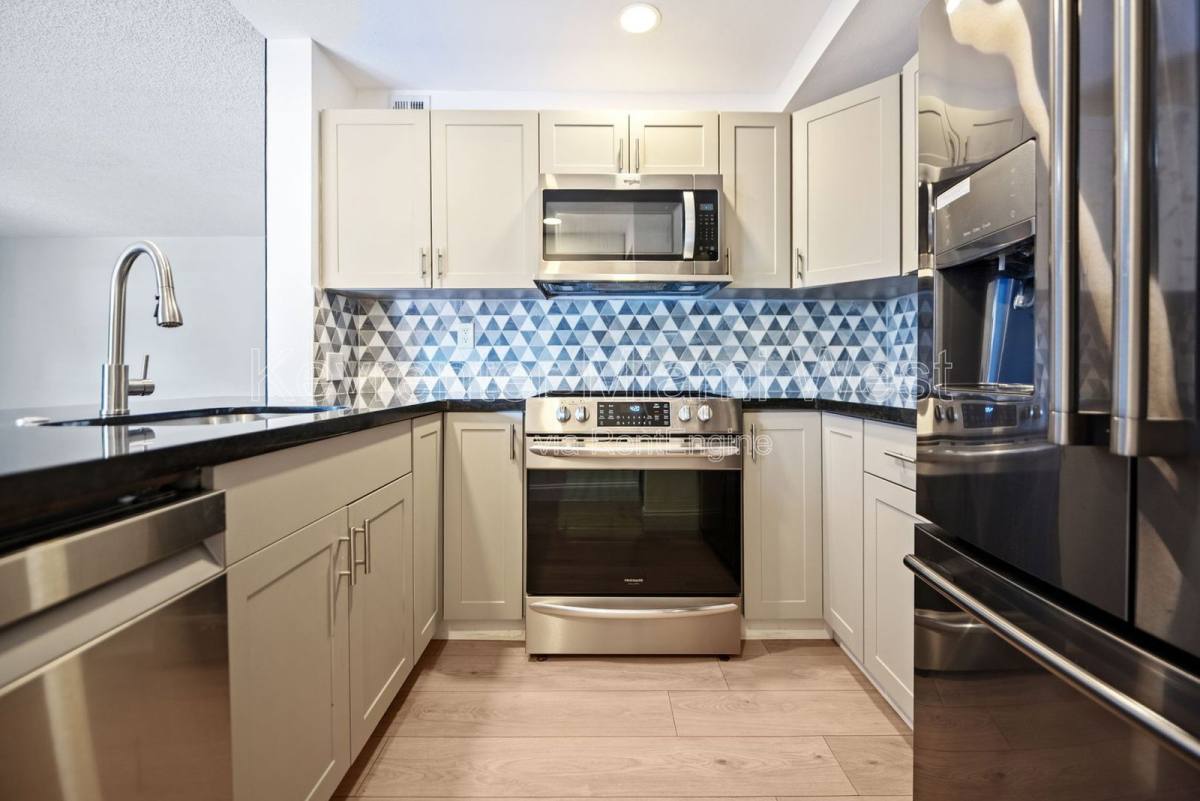 Condo for rent at 201 W Park Dr #102-2, Miami, FL 33172