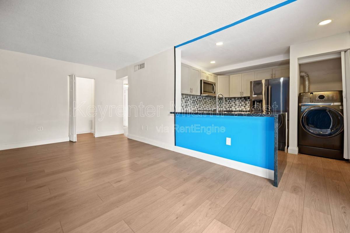 Condo for rent at 201 W Park Dr #102-2, Miami, FL 33172