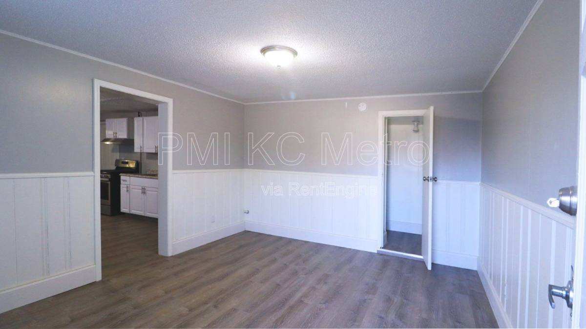 Apartment for rent at 301 Bellefontaine Ave #B, Kansas City, MO 64124