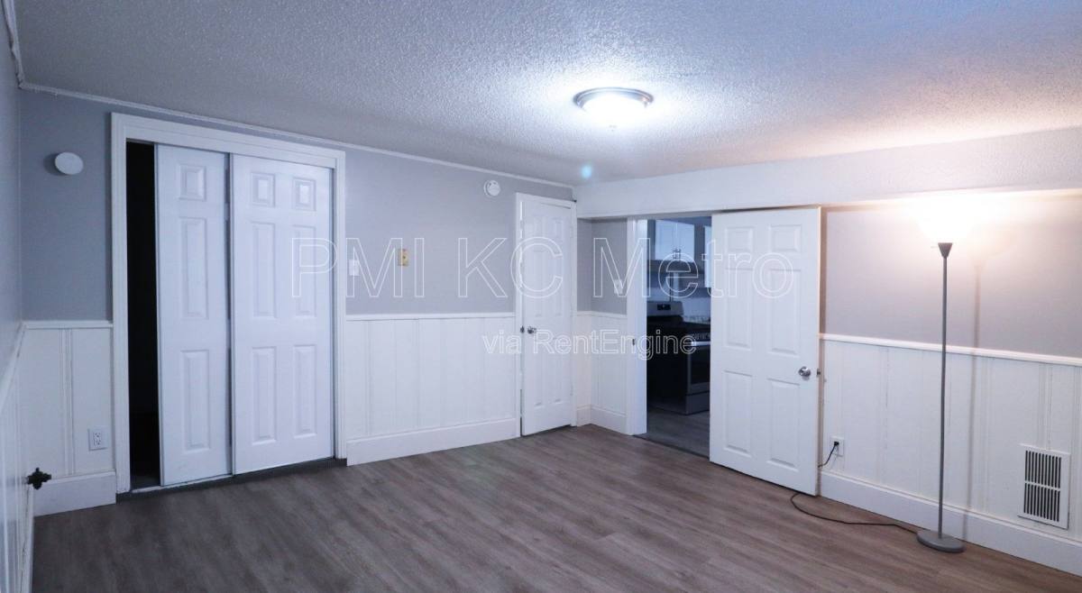 Apartment for rent at 301 Bellefontaine Ave #B, Kansas City, MO 64124
