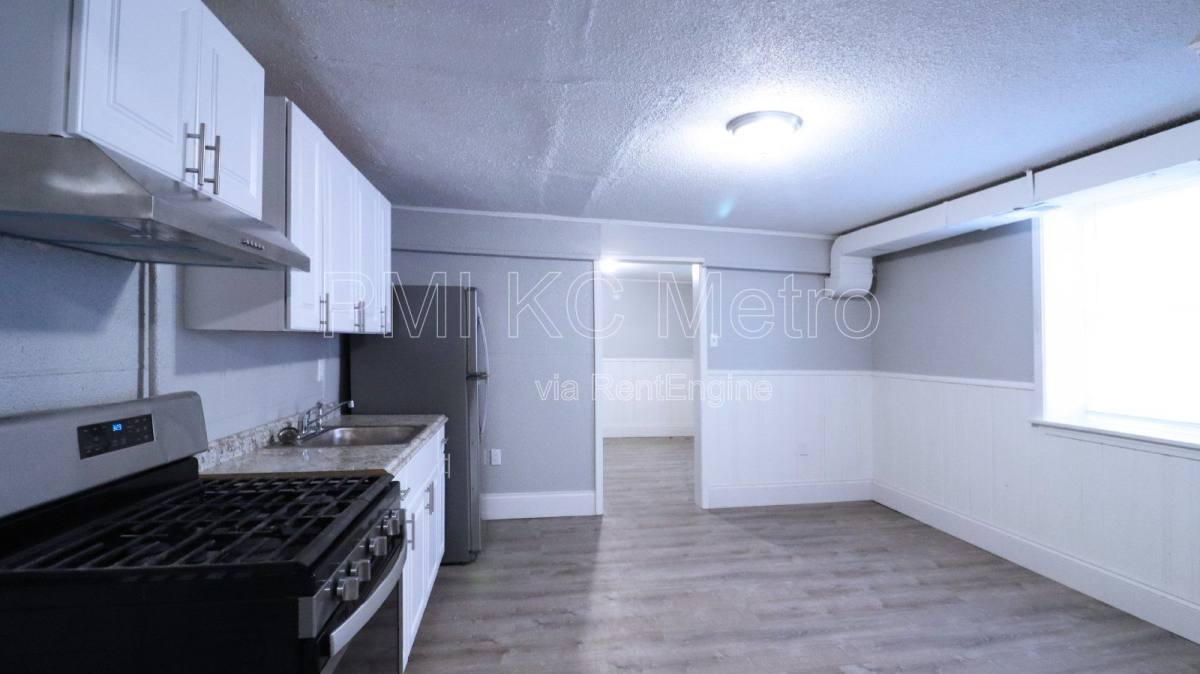 Apartment for rent at 301 Bellefontaine Ave #B, Kansas City, MO 64124