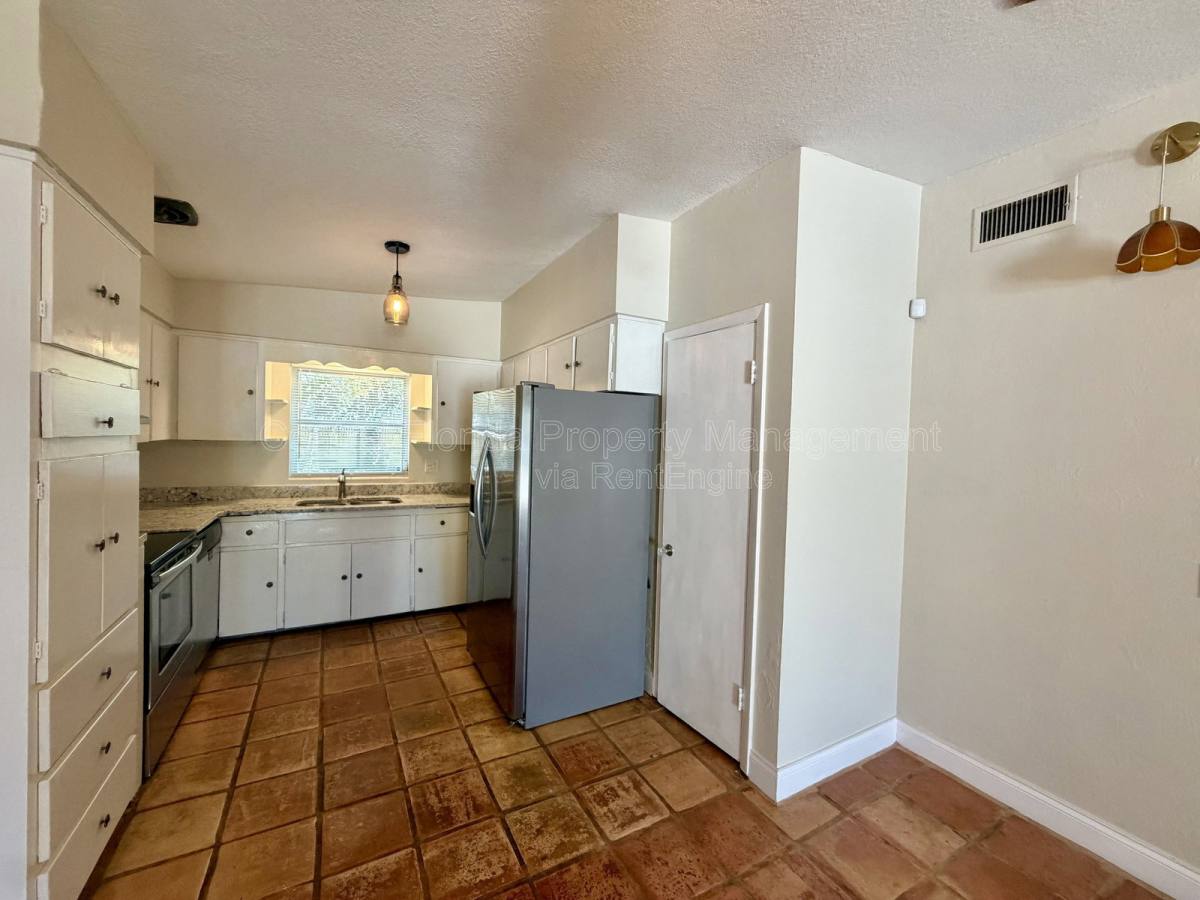 House for rent at 2619 E Washington St, Orlando, FL 32803