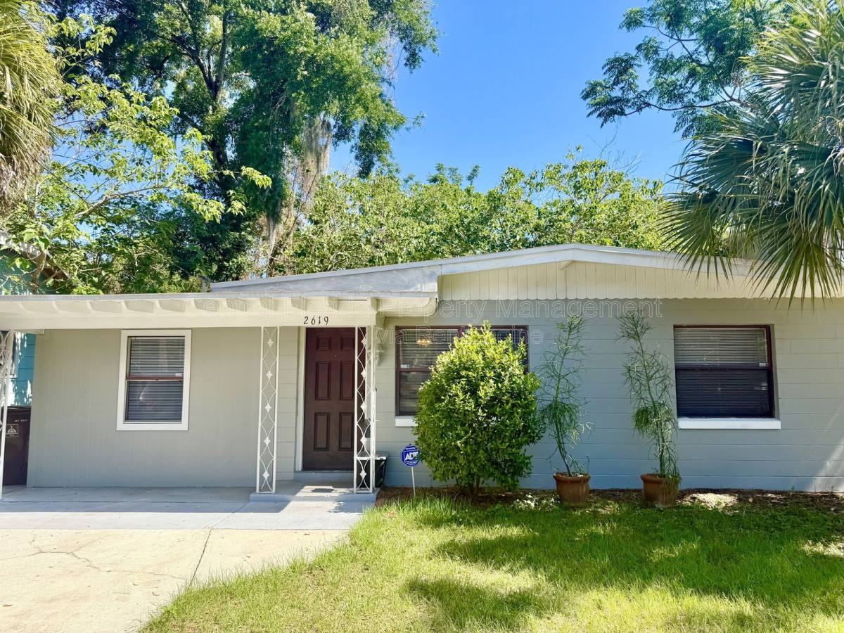 House for rent at 2619 E Washington St, Orlando, FL 32803