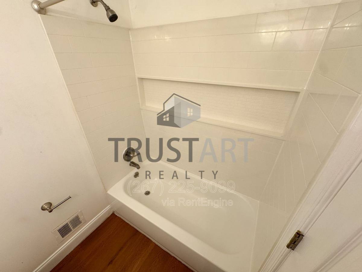Apartment for rent at 9192 Ellie Dr #1, Philadelphia, PA 19114