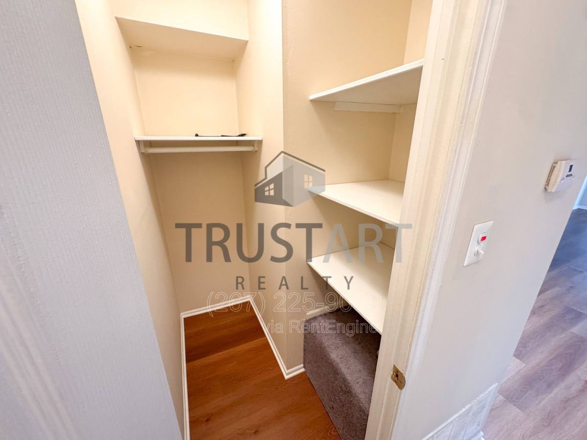 Apartment for rent at 9192 Ellie Dr #1, Philadelphia, PA 19114
