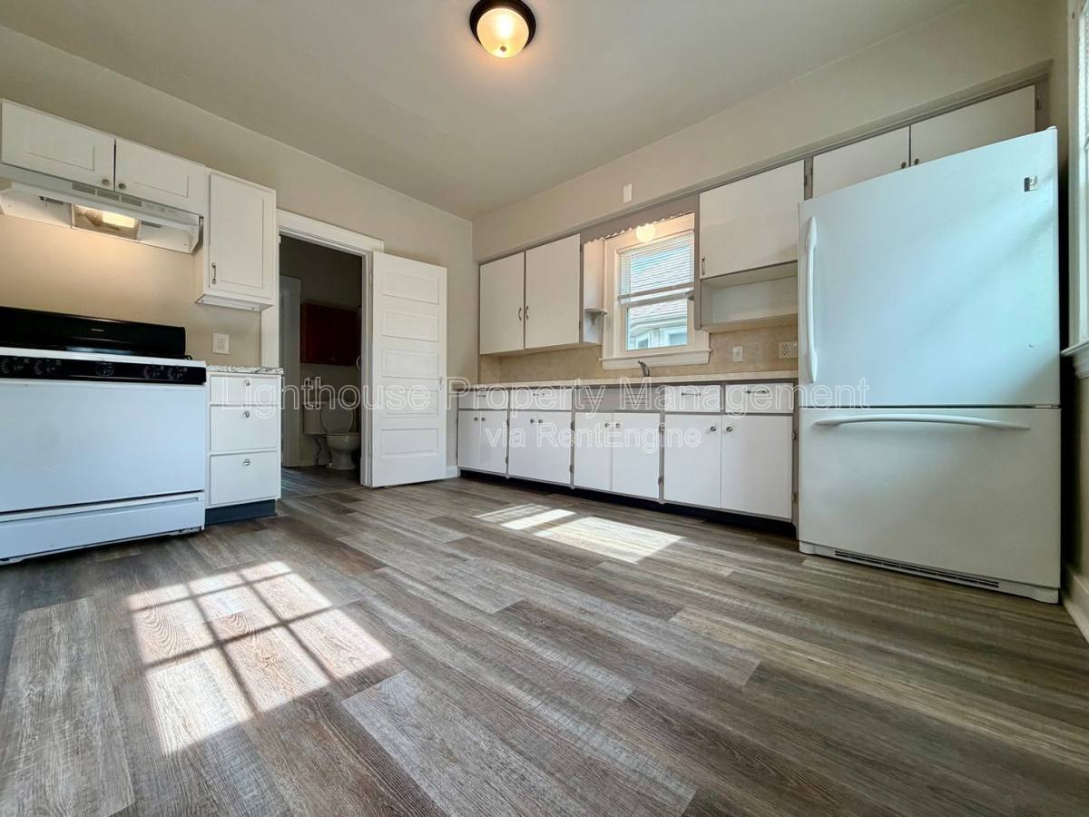 Apartment for rent at 1242 Davis Ave NW, Grand Rapids, MI 49504
